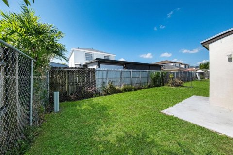 Casa en venta en Miami, Florida, 3 dormitorios, 115.66 m2 № 1665333 - foto 30