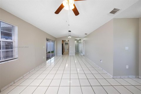 Casa en venta en Miami, Florida, 3 dormitorios, 115.66 m2 № 1665333 - foto 13