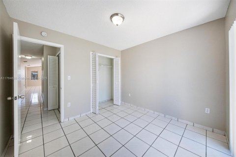 Casa en venta en Miami, Florida, 3 dormitorios, 115.66 m2 № 1665333 - foto 24