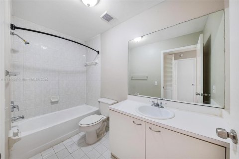 Casa en venta en Miami, Florida, 3 dormitorios, 115.66 m2 № 1665333 - foto 17