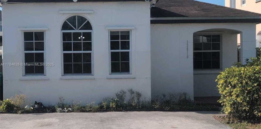 Casa en Miami, Florida 3 dormitorios, 115.66 m2 № 1665333