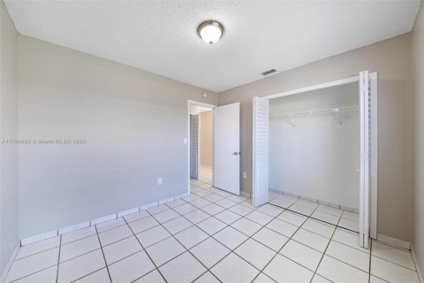Casa en venta en Miami, Florida, 3 dormitorios, 115.66 m2 № 1665333 - foto 23
