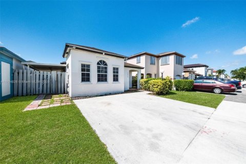 Casa en venta en Miami, Florida, 3 dormitorios, 115.66 m2 № 1665333 - foto 4