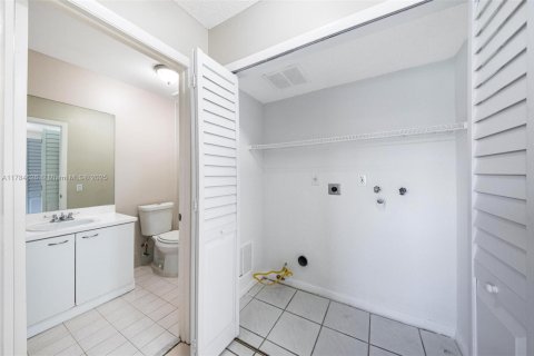 Casa en venta en Miami, Florida, 3 dormitorios, 115.66 m2 № 1665333 - foto 20