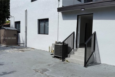 Apartamento en alquiler en Miami, Florida, 2 dormitorios, 92.9 m2 № 2027083 - foto 18