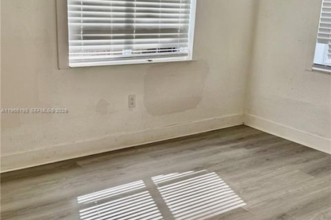 Apartamento en alquiler en Miami, Florida, 2 dormitorios, 92.9 m2 № 2027083 - foto 9