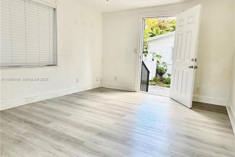 Apartamento en alquiler en Miami, Florida, 2 dormitorios, 92.9 m2 № 2027083 - foto 15