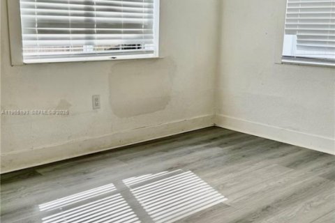 Apartamento en alquiler en Miami, Florida, 2 dormitorios, 92.9 m2 № 2027083 - foto 8