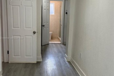 Apartamento en alquiler en Miami, Florida, 2 dormitorios, 92.9 m2 № 2027083 - foto 6