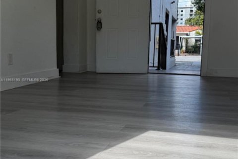 Apartamento en alquiler en Miami, Florida, 2 dormitorios, 92.9 m2 № 2027083 - foto 4