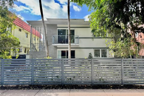 Condo in Miami Beach, Florida, 2 bedrooms  № 2033520 - photo 20