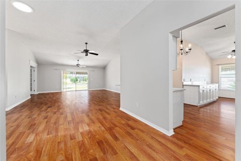 Casa en venta en The Villages, Florida, 3 dormitorios, 199.28 m2 № 1649327 - foto 8