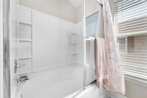 Condo in Orlando, Florida, 2 bedrooms № 2106061 - photo 17