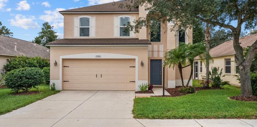 House in Lakewood Ranch, Florida 3 bedrooms, 205.22 sq.m. № 2403367