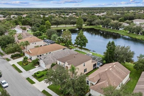 House in Lakewood Ranch, Florida 3 bedrooms, 205.22 sq.m. № 2403367 - photo 8