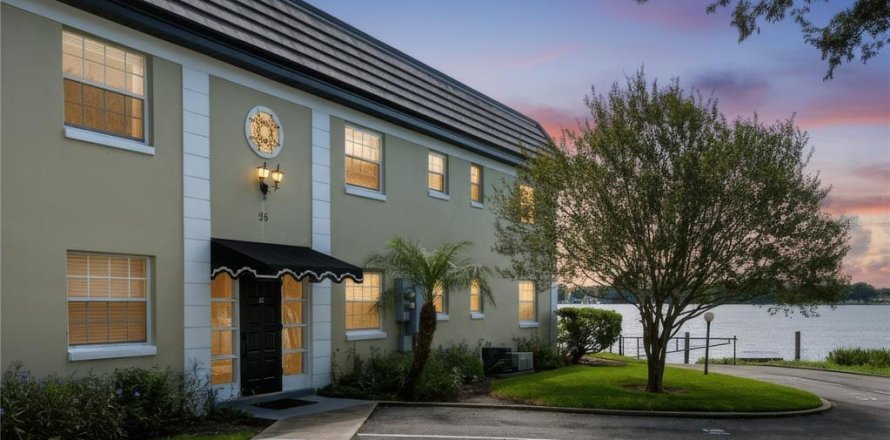 Condominio en Winter Park, Florida, 2 dormitorios № 2408669