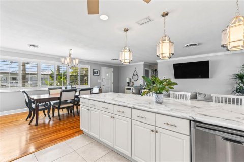 House in Ormond Beach, Florida 3 bedrooms, 183.2 sq.m. № 1919039 - photo 5
