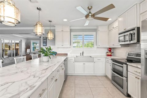 House in Ormond Beach, Florida 3 bedrooms, 183.2 sq.m. № 1919039 - photo 4