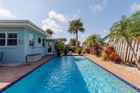 House in Ormond Beach, Florida 3 bedrooms, 183.2 sq.m. № 1919039 - photo 2