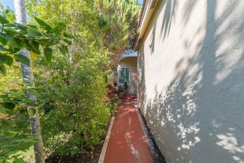 Casa en venta en Weston, Florida, 4 dormitorios, 172.71 m2 № 1983130 - foto 4