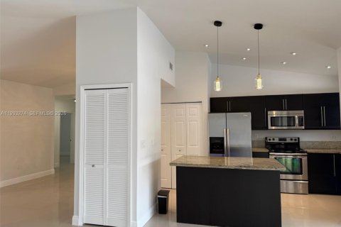 Купить виллу или дом в Майами, Флорида 3 спальни, 145.02м2, № 2056050 - фото 7