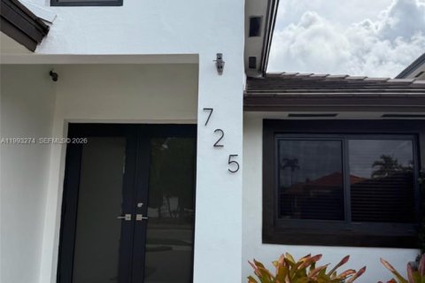 Купить виллу или дом в Майами, Флорида 3 спальни, 145.02м2, № 2056050 - фото 2