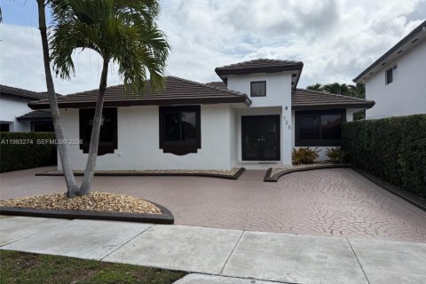 Купить виллу или дом в Майами, Флорида 3 спальни, 145.02м2, № 2056050 - фото 1