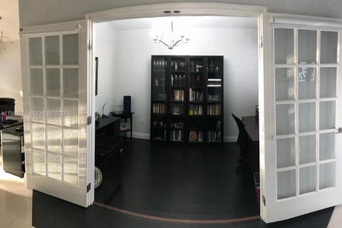 Купить виллу или дом в Майами, Флорида 3 спальни, 145.02м2, № 2056050 - фото 9