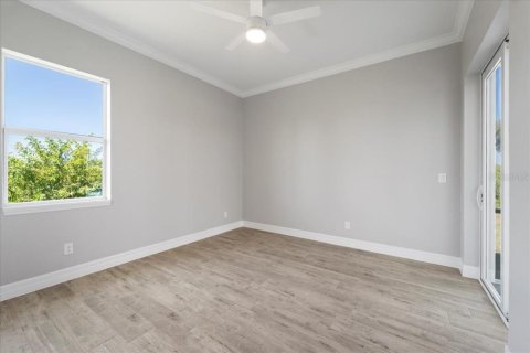 House in Port Charlotte, Florida 4 bedrooms, 193.7 sq.m. № 1724062 - photo 17