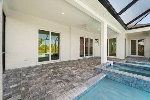 House in Port Charlotte, Florida 4 bedrooms, 193.7 sq.m. № 1724062 - photo 24