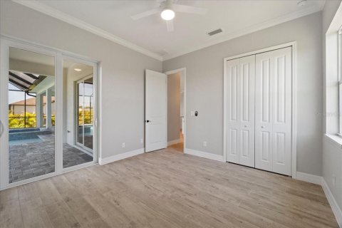 House in Port Charlotte, Florida 4 bedrooms, 193.7 sq.m. № 1724062 - photo 18