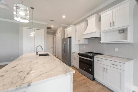 House in Port Charlotte, Florida 4 bedrooms, 193.7 sq.m. № 1724062 - photo 8
