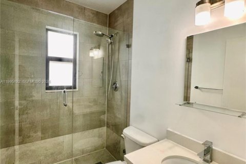 Снять в аренду виллу или дом в Майами, Флорида 2 спальни, 1007.15м2, № 2058486 - фото 12