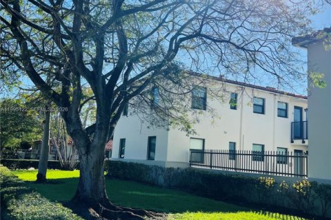 Снять в аренду виллу или дом в Майами, Флорида 2 спальни, 1007.15м2, № 2058486 - фото 5