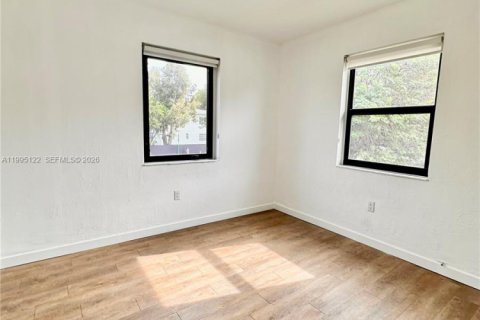 Снять в аренду виллу или дом в Майами, Флорида 2 спальни, 1007.15м2, № 2058486 - фото 14