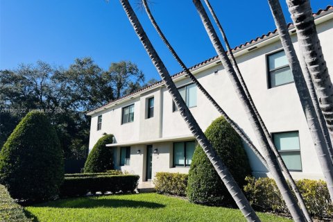 Снять в аренду виллу или дом в Майами, Флорида 2 спальни, 1007.15м2, № 2058486 - фото 16