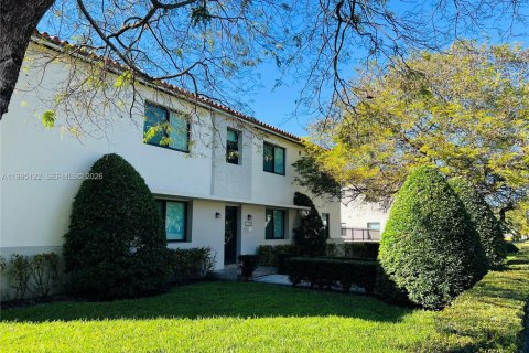 Снять в аренду виллу или дом в Майами, Флорида 2 спальни, 1007.15м2, № 2058486 - фото 4