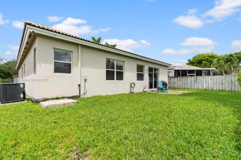 Casa en venta en Homestead, Florida, 3 dormitorios, 170.29 m2 № 1892871 - foto 25