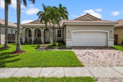 Casa en venta en Homestead, Florida, 3 dormitorios, 170.29 m2 № 1892871 - foto 1