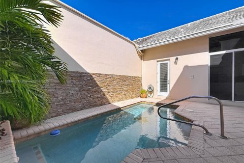 Townhouse in Boca Raton, Florida 4 bedrooms, 194.07 sq.m. № 1947288 - photo 1