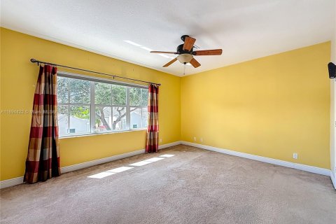 Townhouse in Boca Raton, Florida 4 bedrooms, 194.07 sq.m. № 1947288 - photo 27