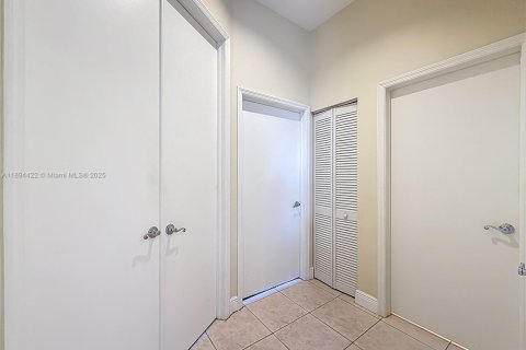 Townhouse in Boca Raton, Florida 4 bedrooms, 194.07 sq.m. № 1947288 - photo 14