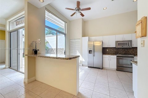 Townhouse in Boca Raton, Florida 4 bedrooms, 194.07 sq.m. № 1947288 - photo 10