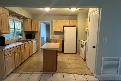 House in Port St. Lucie, Florida 3 bedrooms, 130.81 sq.m. № 2353041 - photo 4
