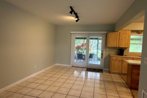 House in Port St. Lucie, Florida 3 bedrooms, 130.81 sq.m. № 2353041 - photo 5