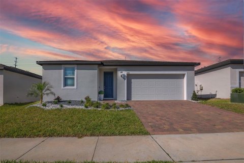 Villa ou maison à vendre à Haines City, Floride: 4 chambres, 170.94 m2 № 2405215 - photo 2