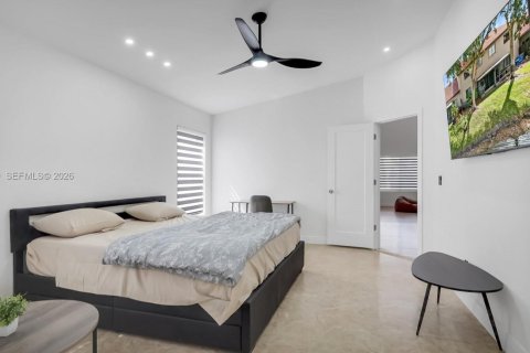 Townhouse in Lauderhill, Florida 3 bedrooms, 207.26 sq.m. № 2048005 - photo 21