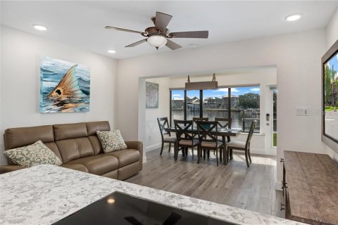 Copropriété à vendre à Homosassa, Floride: 1 chambre № 2405323 - photo 12