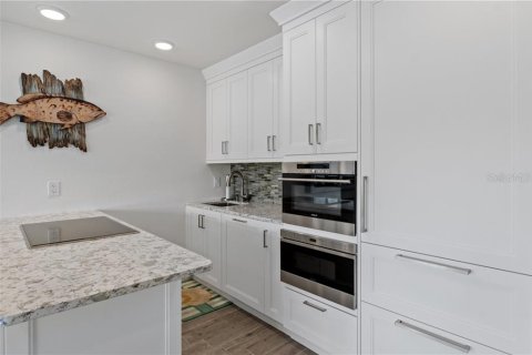 Copropriété à vendre à Homosassa, Floride: 1 chambre № 2405323 - photo 15
