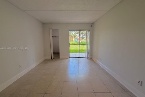 Copropriété à louer à Boynton Beach, Floride: 2 chambres, 83.61 m2 № 2385103 - photo 11